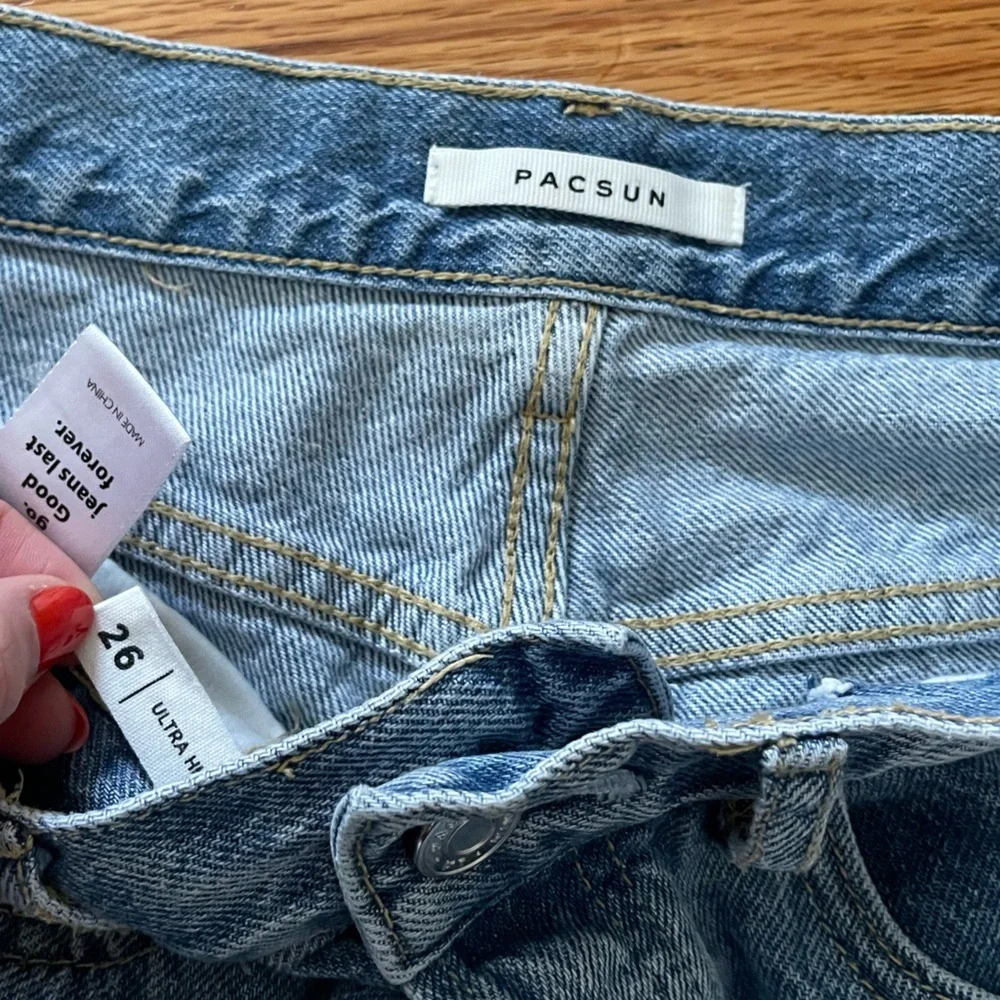 Pacsun Ultra High Rise Slim Jeans Size 26 Medium Wash - Picture 3 of 5